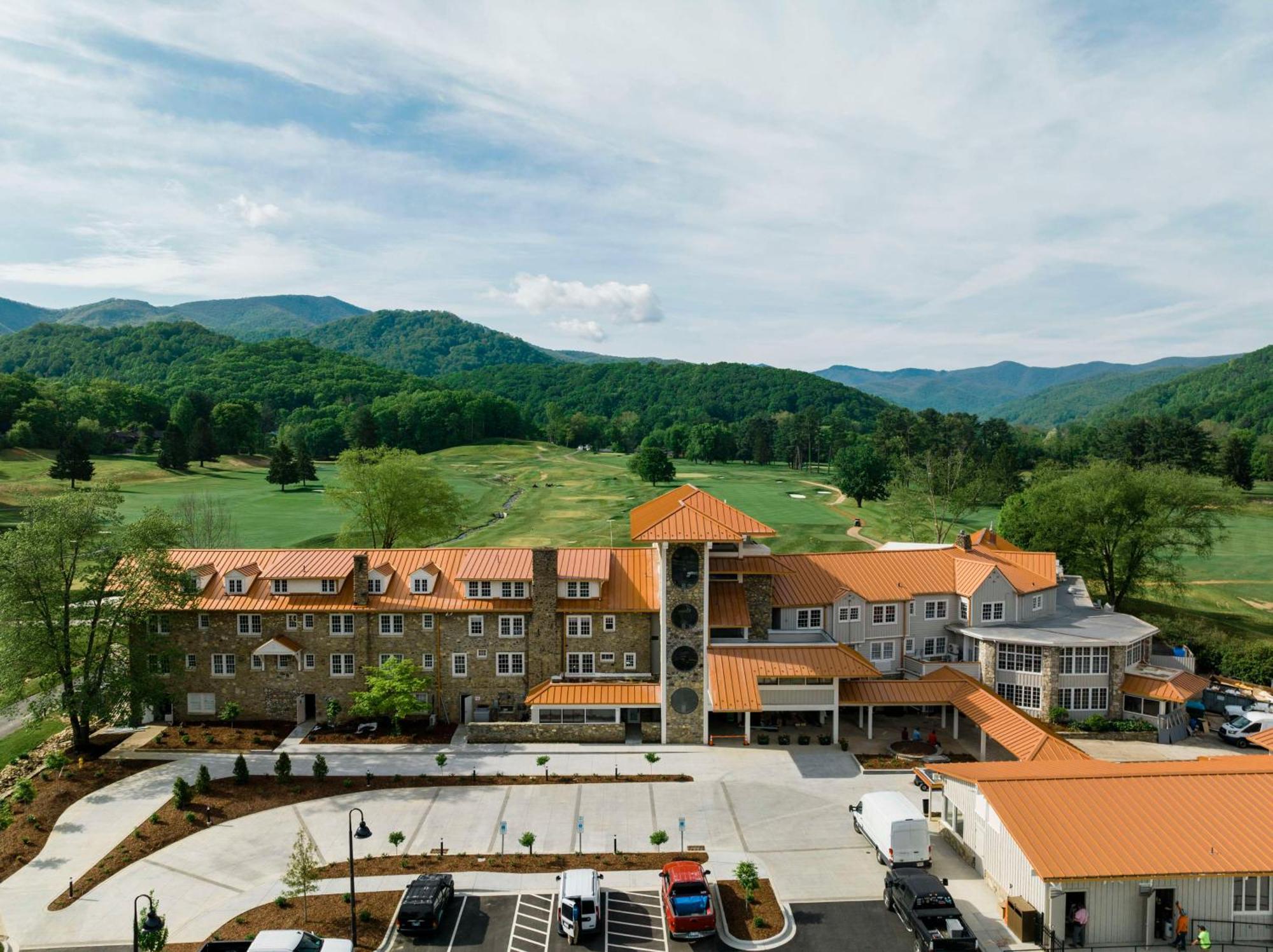 Waynesville Inn And Golf Club, Tapestry Collection By Hilton Exterior photo